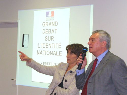 Débat identité nationale Sous-préfecture de Torcy