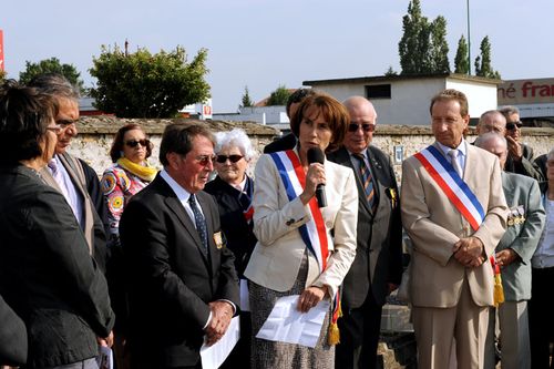 Cérémonie vieux cimetière Ozoir