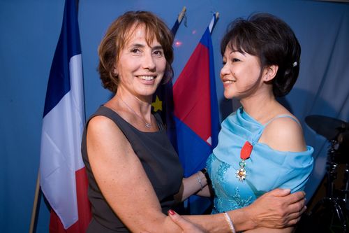 Remise Légion d'Honneur Madame Khun