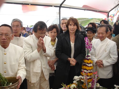Pose première pierre centre cultuel et culturel Lao de Bussy